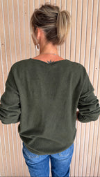 Pull kaki col V "Bohème"