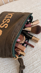 Pochette beauté KISS chocolat foncé