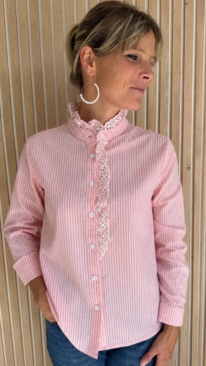 Chemise romantique rayée rose à broderie anglaise