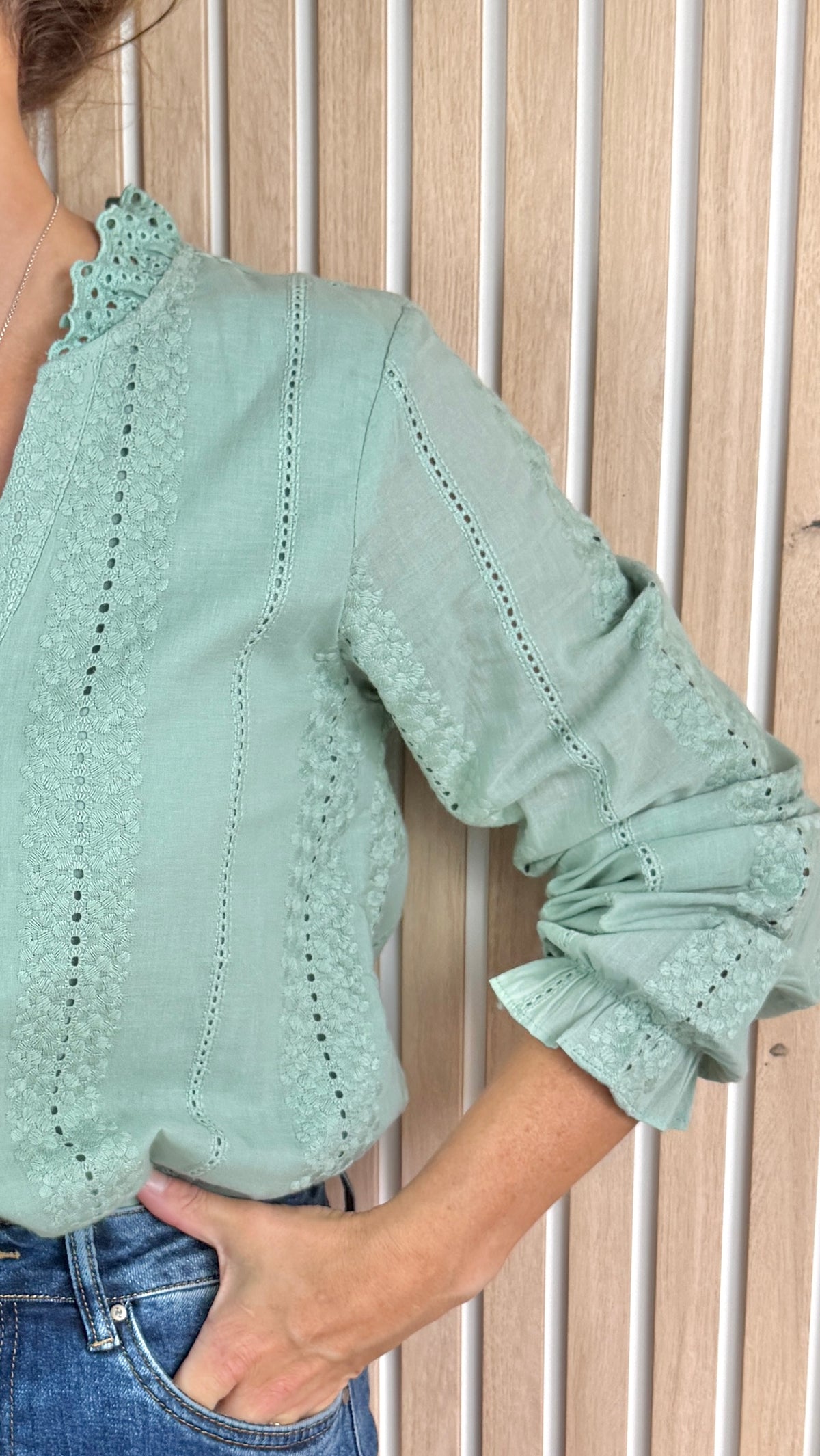 Chemise brodée vert d'eau esprit bohème 100% coton