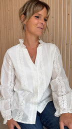 Chemise brodée blanc esprit bohème