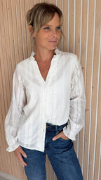 Chemise brodée blanc esprit bohème