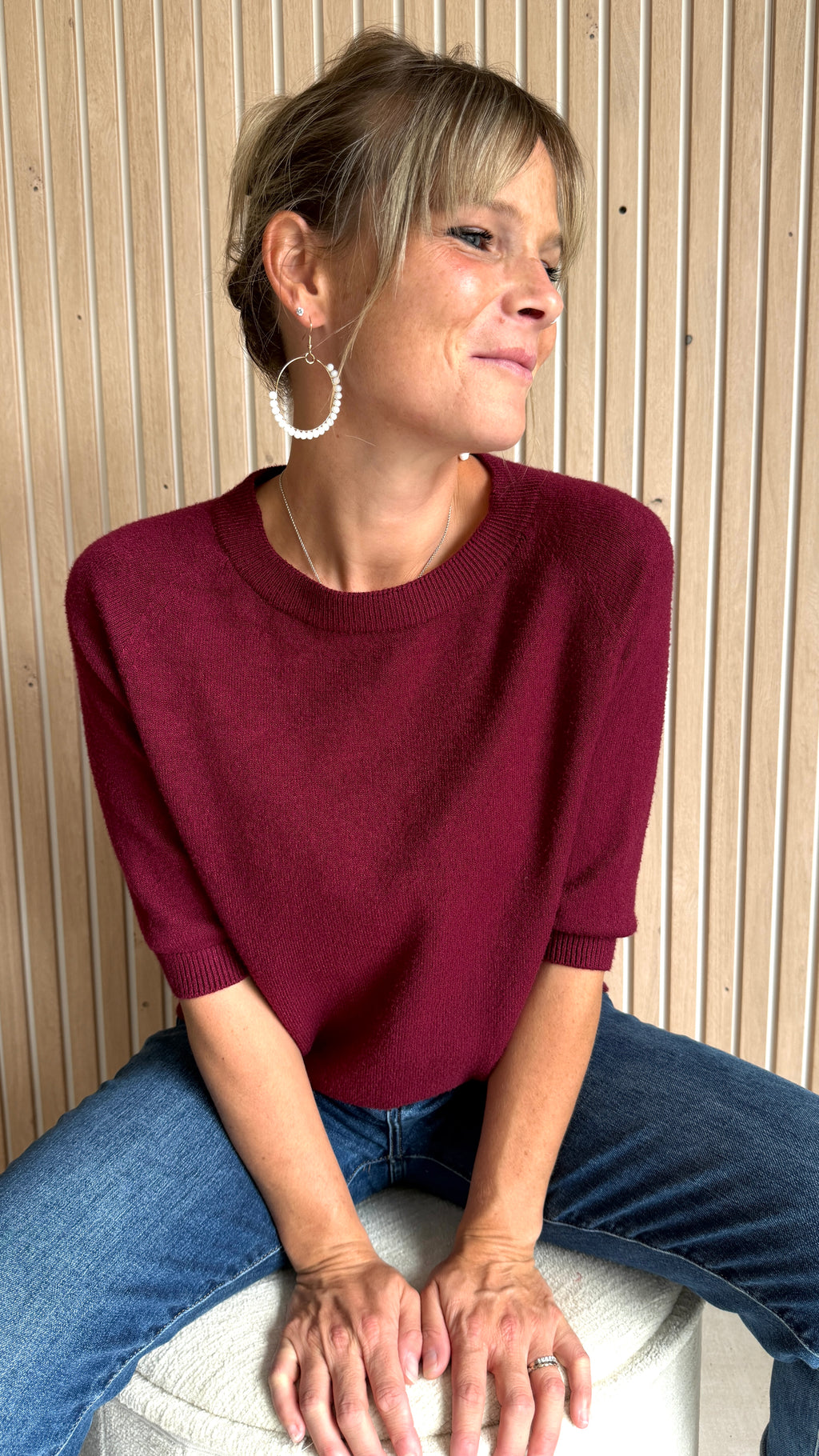 Pull bordeaux à manches trois-quarts – L’Essentiel