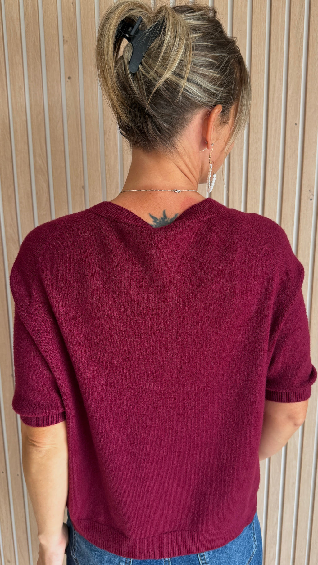 Pull bordeaux à manches trois-quarts – L’Essentiel