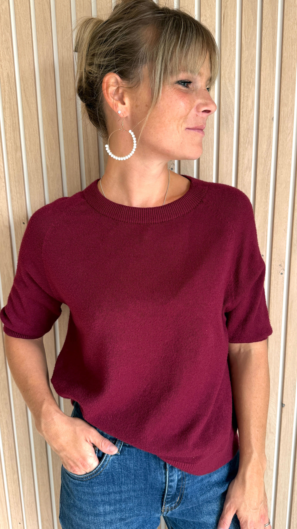 Pull bordeaux à manches trois-quarts – L’Essentiel