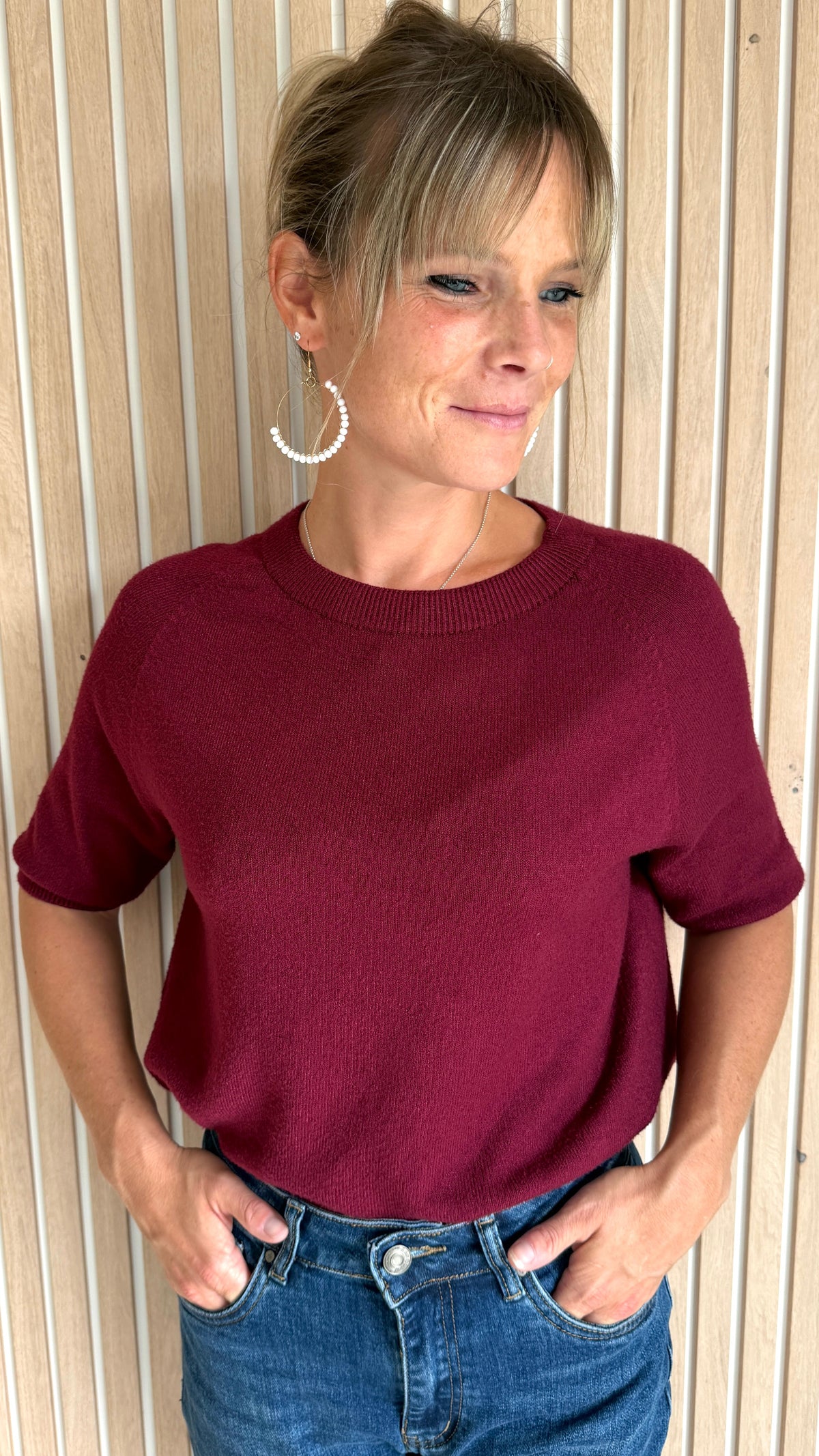 Pull bordeaux à manches trois-quarts – L’Essentiel