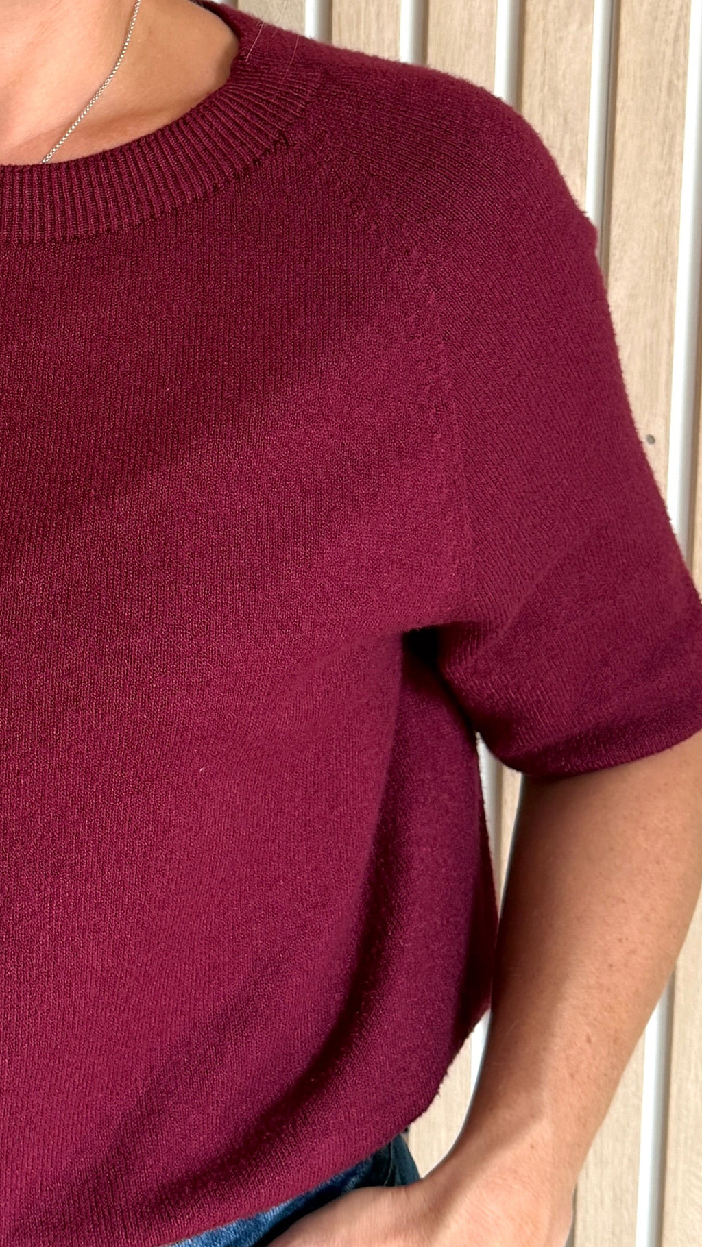 Pull bordeaux à manches trois-quarts – L’Essentiel
