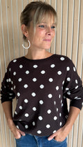 Pull brun à pois