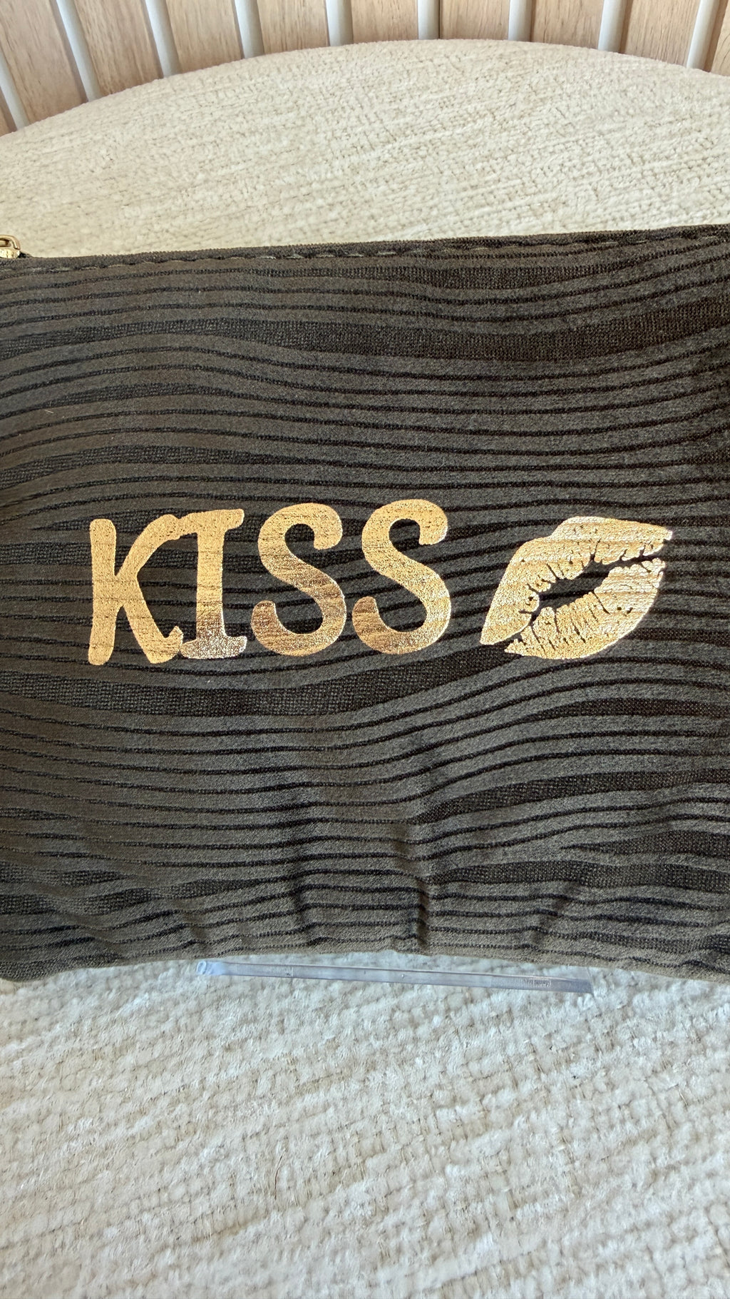 Pochette beauté KISS chocolat foncé