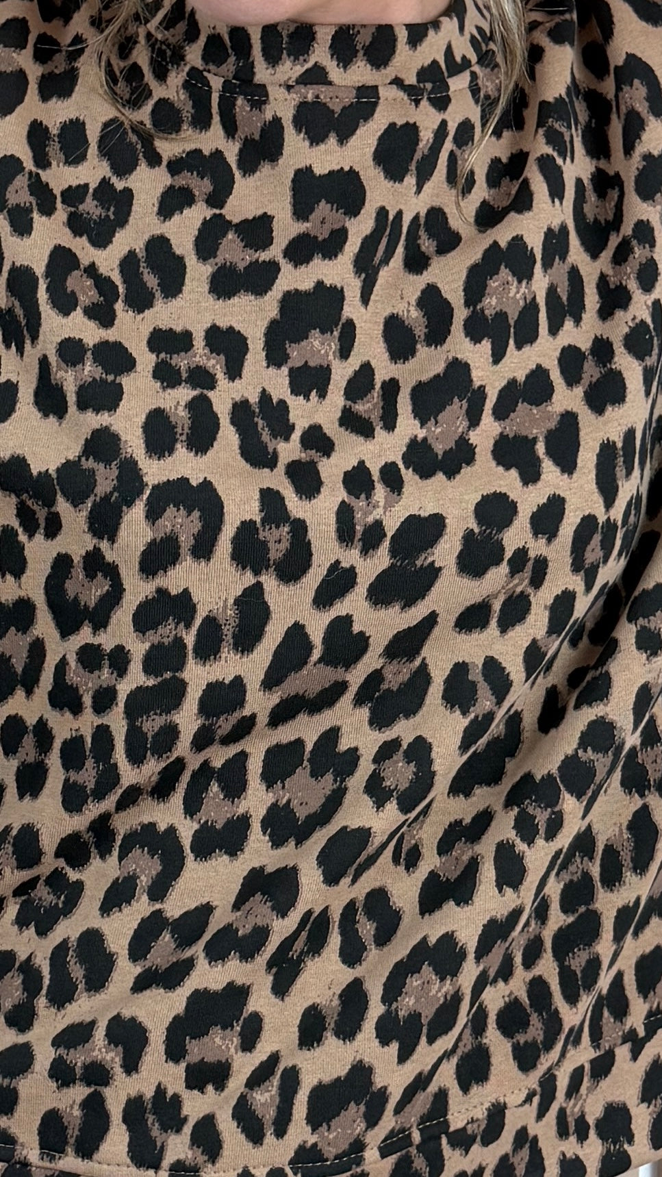 Sweat oversize léopard camel et noir
