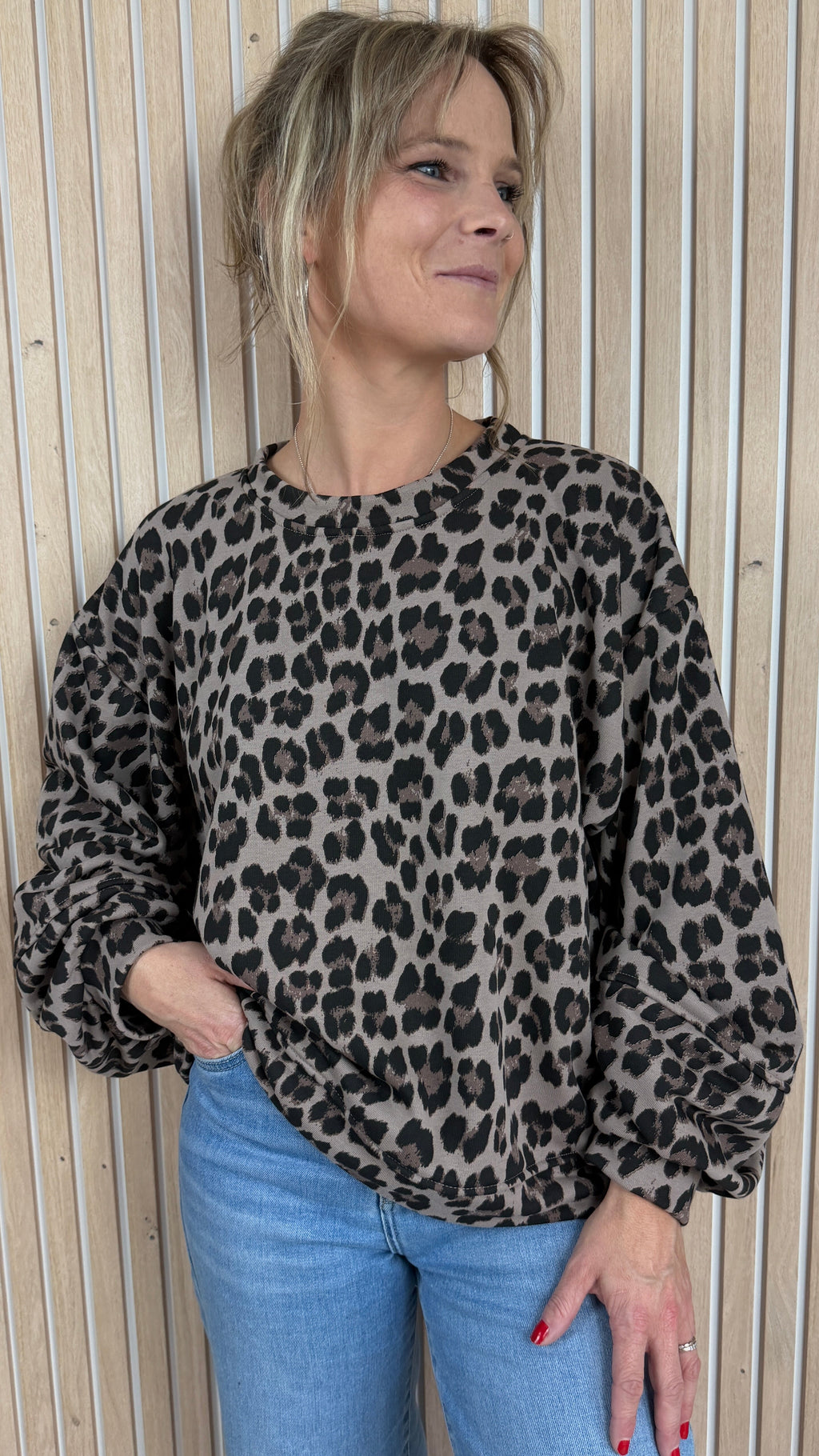 Sweat oversize léopard taupe et noir