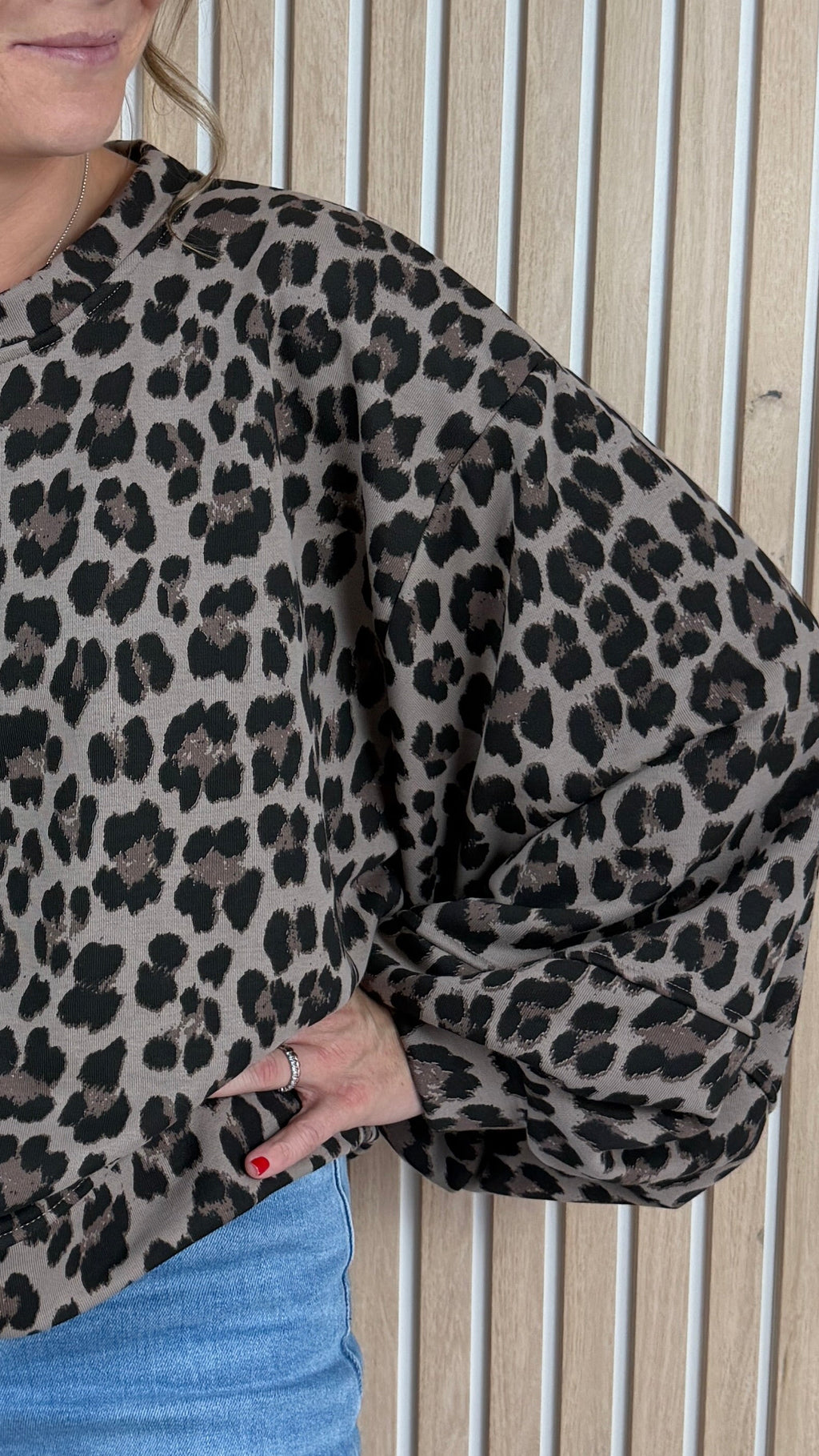 Sweat oversize léopard taupe et noir