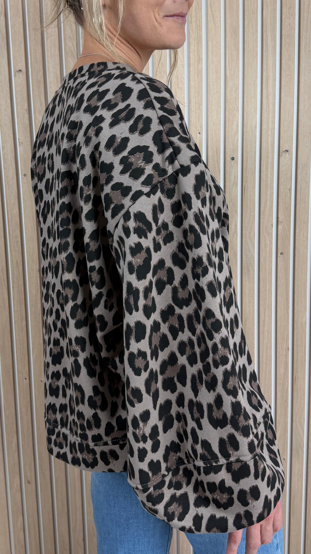 Sweat oversize léopard taupe et noir