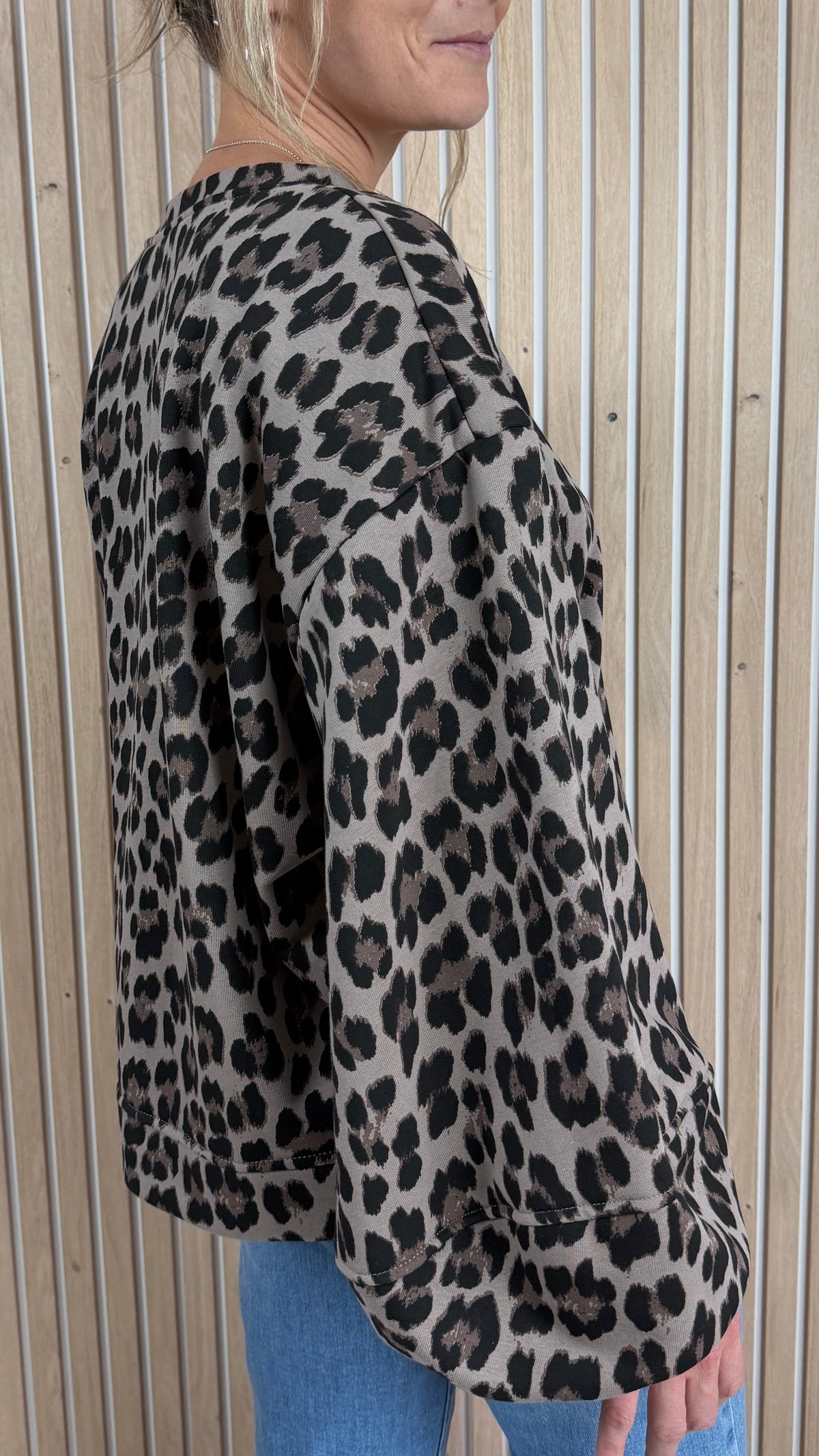 Sweat oversize léopard taupe et noir