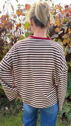 Marinière oversize chocolat et écru – Col bordeaux