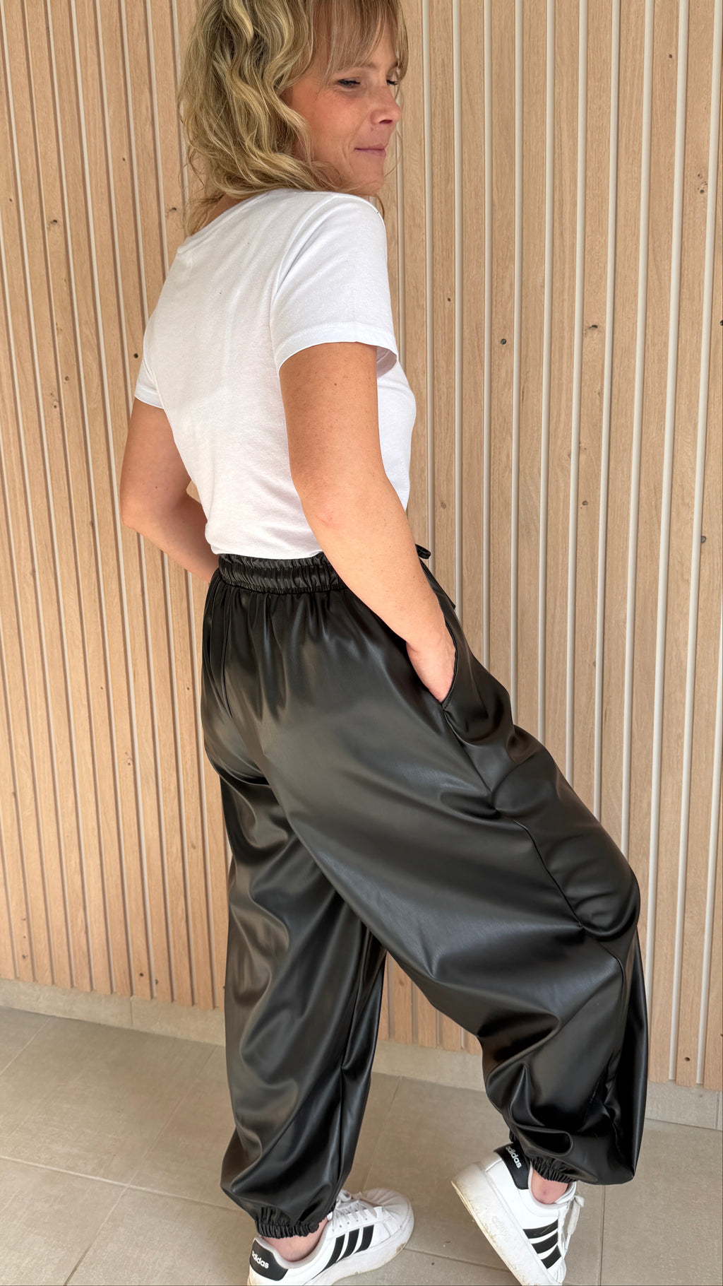 Pantalon ZOÉ – Noir effet cuir