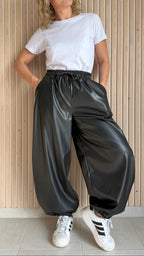 Pantalon ZOÉ – Noir effet cuir