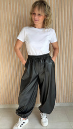 Pantalon ZOÉ – Noir effet cuir