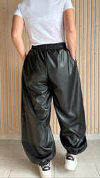 Pantalon ZOÉ – Noir effet cuir