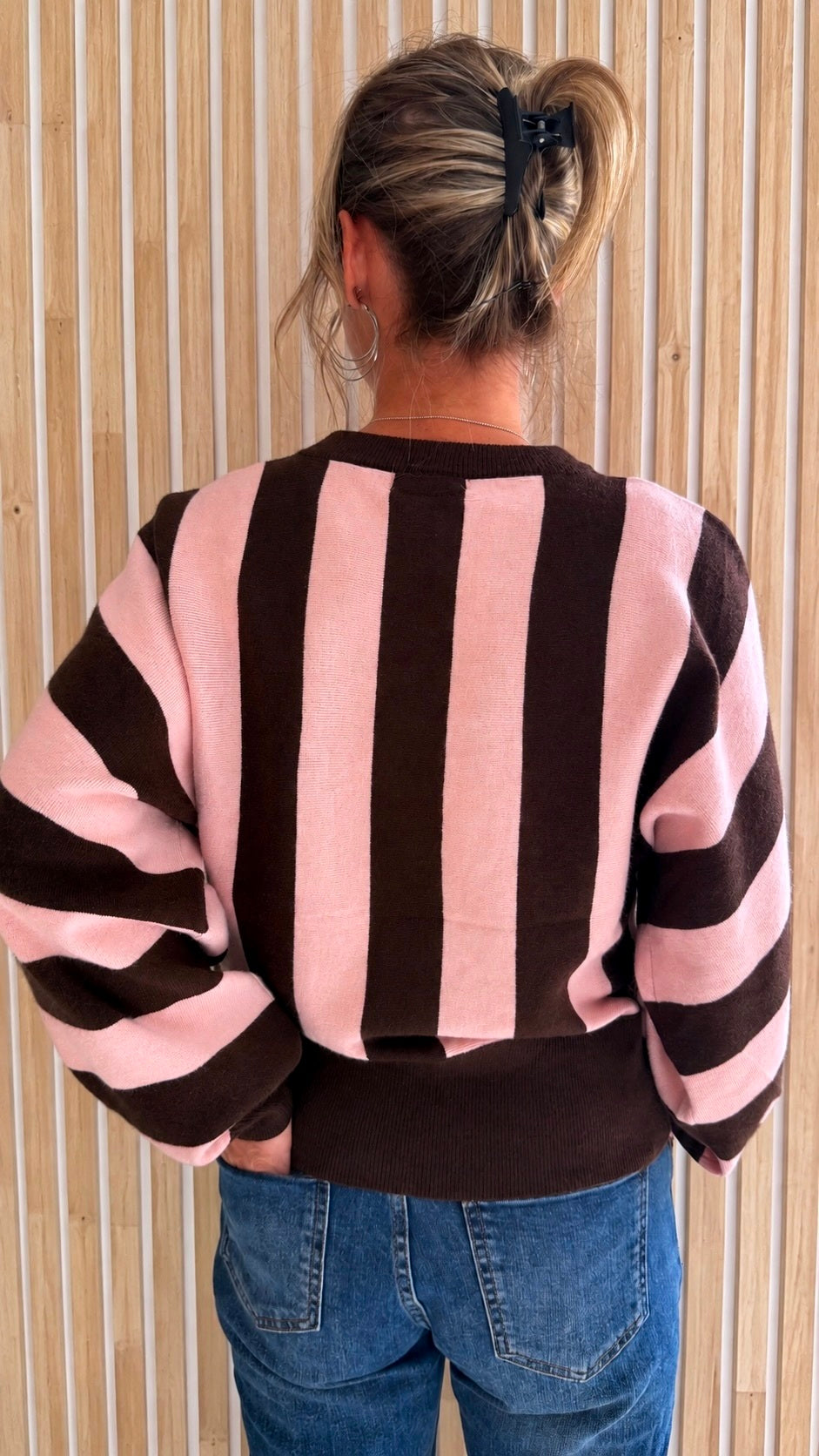 Pull rayé chocolat et rose poudré