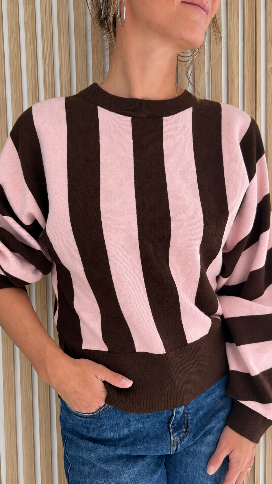 Pull rayé chocolat et rose poudré