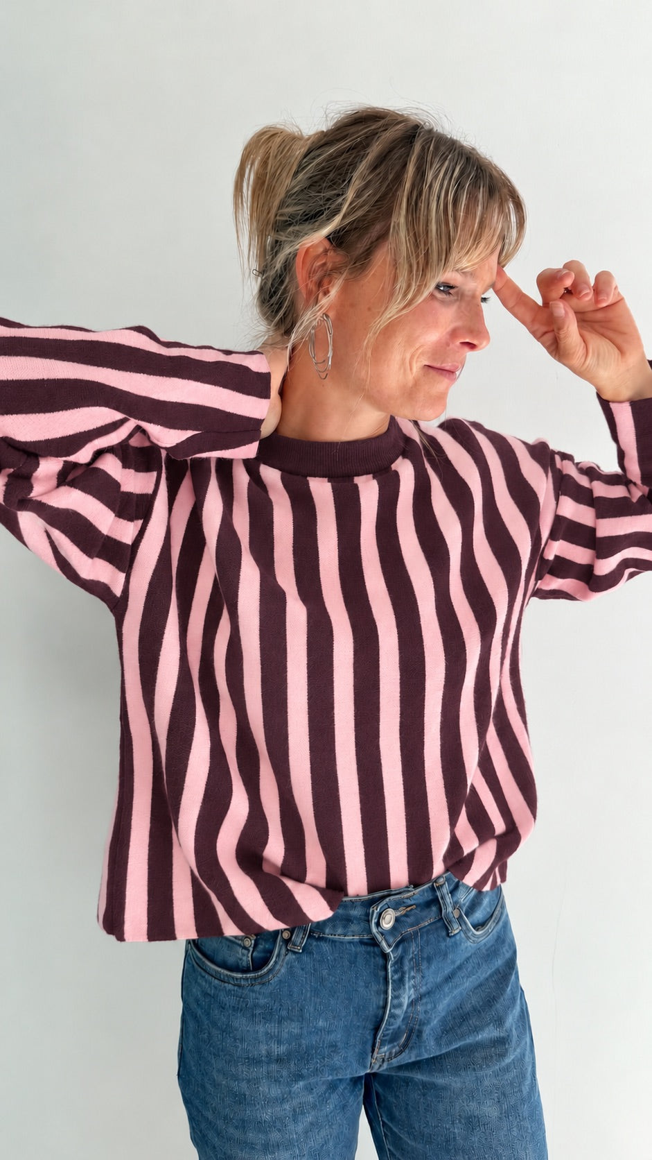 Pull en maille rayée rose et prune