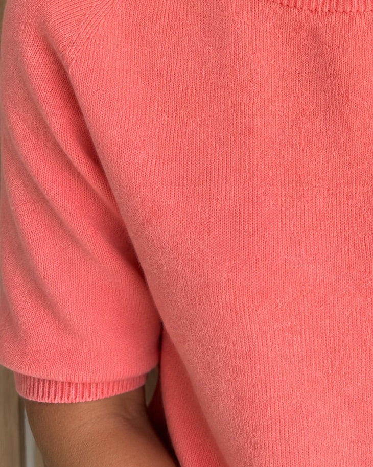 Pull rose/corail à manches trois-quarts – L’Essentiel
