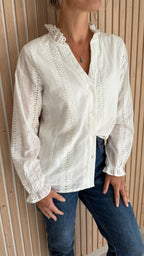 Chemise brodée blanc esprit bohème